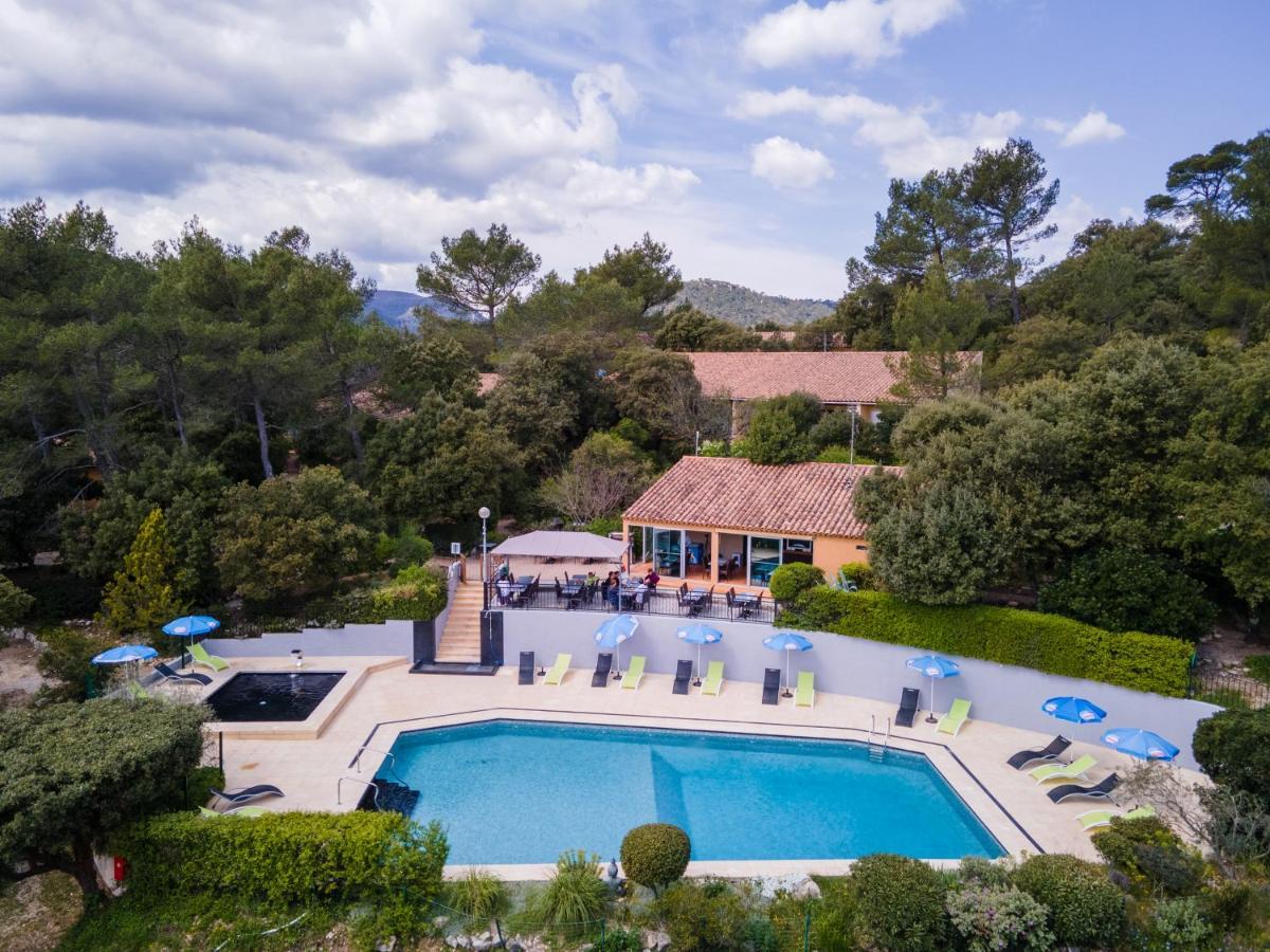 Les Arbousiers Village Hotel Provencal La Roquebrussanne Esterno foto