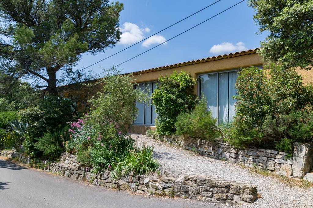 Les Arbousiers Village Hotel Provencal La Roquebrussanne Esterno foto